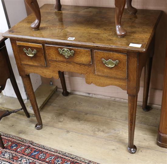 An oak lowboy W.75cm